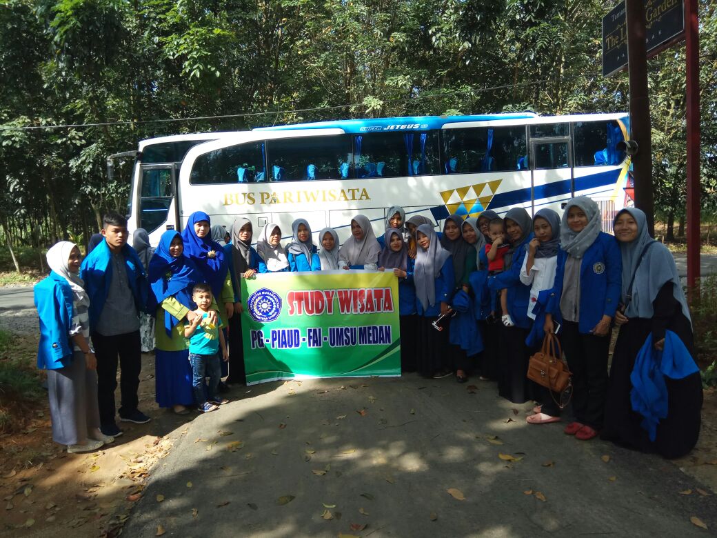 Mahasiswa PIAUD Melakukan Studi Wisata